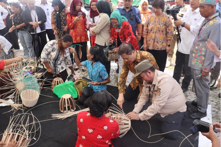 Indonesian Rattan Craft Export